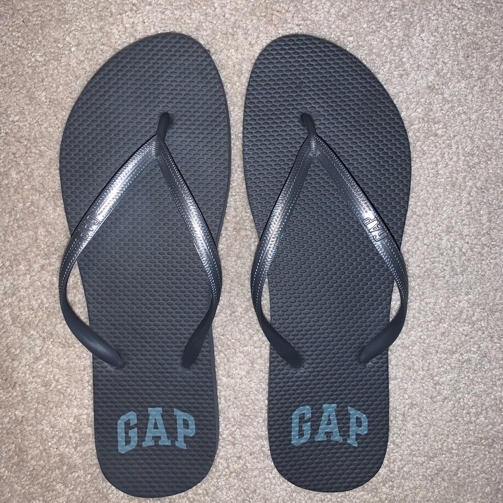 Gap Flip Flops